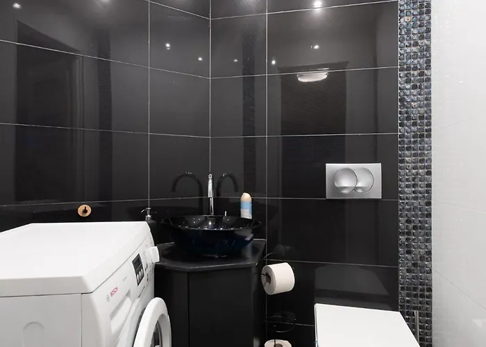 Park Szczytnicki 2-bedroom By Bookinghost