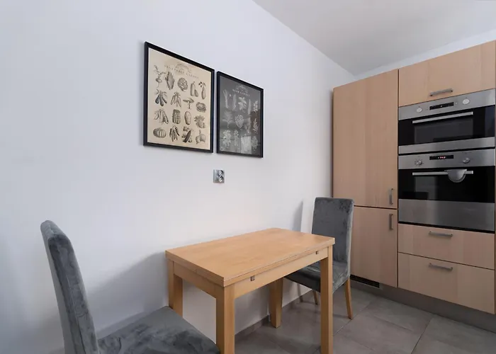 Park Szczytnicki 2-bedroom By Bookinghost 아파트