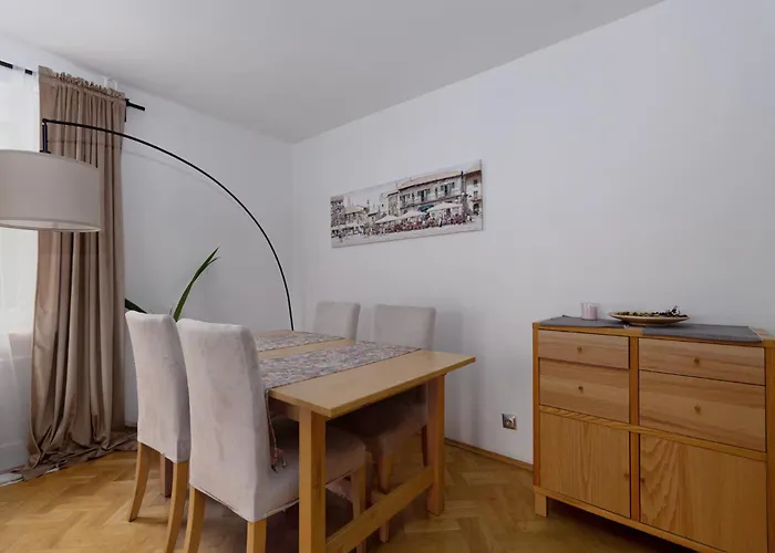 Park Szczytnicki 2-bedroom By Bookinghost 아파트